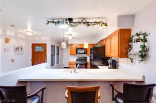 Photo #2: 2137774 Listing