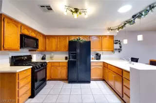 Photo #3: 2137774 Listing