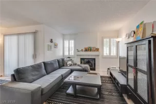 Photo #4: 2137808 Listing 