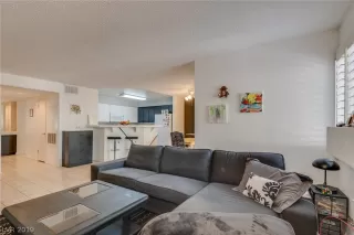 Photo #5: 2137808 Listing 