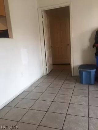 Photo #4: 2137840 Listing