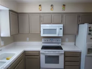 Photo #3: 2137948 Listing 