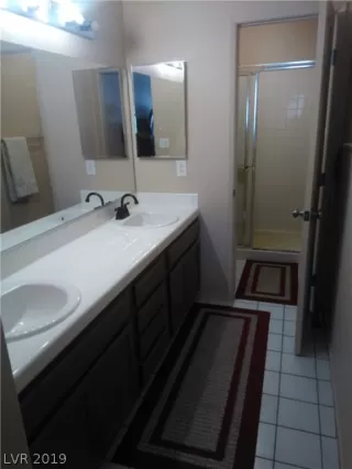 Photo #6: 2137948 Listing 