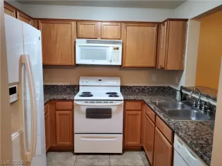 Photo #4: 2137974 Listing 