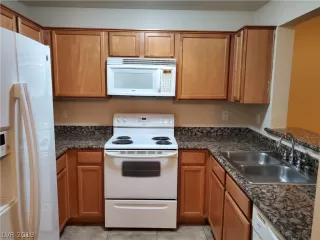 Photo #6: 2137974 Listing 