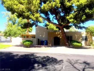 Photo #2: 2137978 Listing