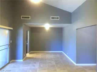 Photo #4: 2137978 Listing