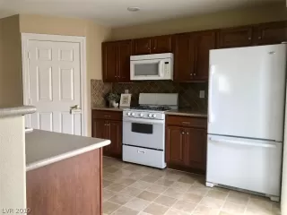 Photo #3: 2137993 Listing