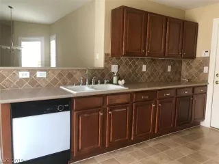 Photo #4: 2137993 Listing