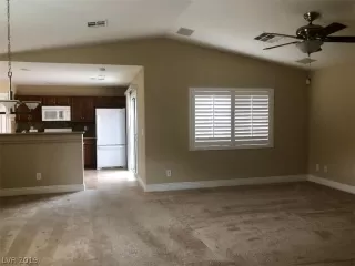 Photo #6: 2137993 Listing