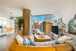 Photo #6: 2137996 Listing