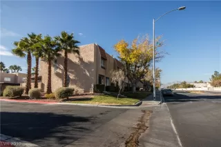 Photo #3: 2138018 Listing