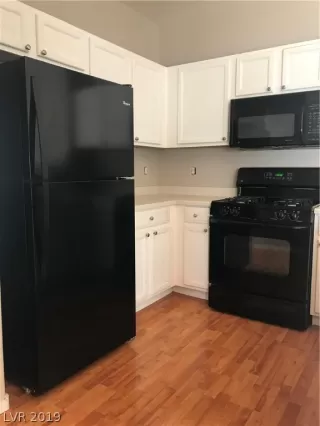 Photo #2: 2138023 Listing 