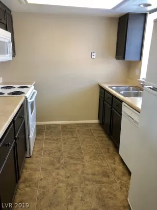 Photo #4: 2138080 Listing