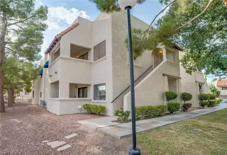 Photo #1: 2138118 Listing