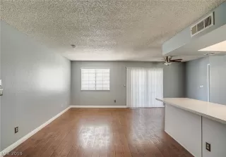 Photo #4: 2138118 Listing