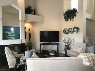 Photo #4: 2138212 Listing 