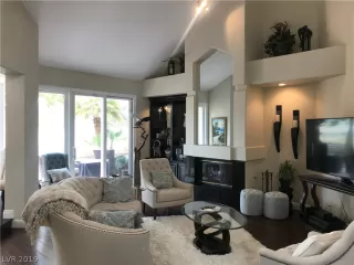 Photo #5: 2138212 Listing 