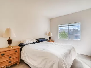 Photo #4: 2138230 Listing 