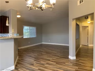 Photo #2: 2138258 Listing