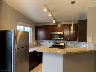 Photo #3: 2138258 Listing