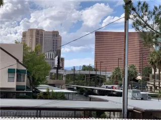 Photo #3: 2138297 Listing