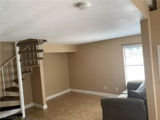 Photo #6: 2138297 Listing