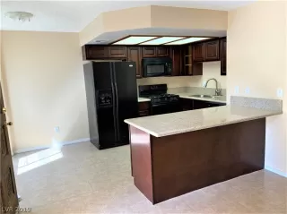 Photo #1: 2138299 Listing 