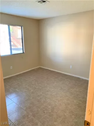 Photo #3: 2138299 Listing 