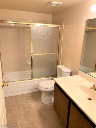 Photo #5: 2138299 Listing 