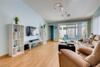 Photo #3: 2138398 Listing 