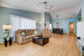 Photo #4: 2138398 Listing 