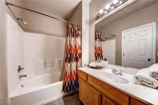 Photo #5: 2138529 Listing