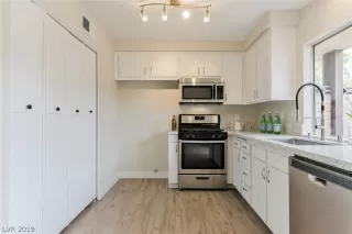 Photo #3: 2138535 Listing 