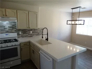Photo #5: 2138594 Listing