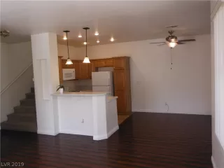 Photo #6: 2138604 Listing