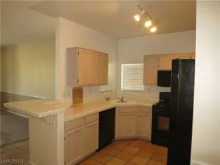 Photo #5: 2138654 Listing