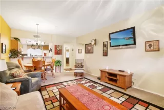 Photo #4: 2138668 Listing