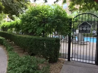 Photo #2: 2138679 Listing 