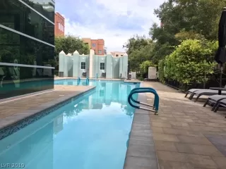 Photo #3: 2138679 Listing 