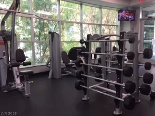 Photo #4: 2138679 Listing 