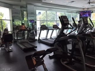 Photo #5: 2138679 Listing 