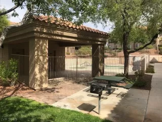 Photo #3: 2138721 Listing