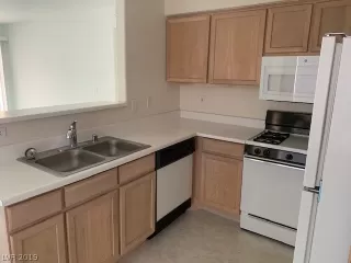 Photo #5: 2138773 Listing