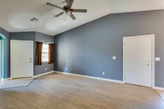 Photo #3: 2138775 Listing