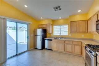 Photo #5: 2138775 Listing