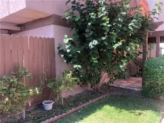 Photo #3: 2138790 Listing