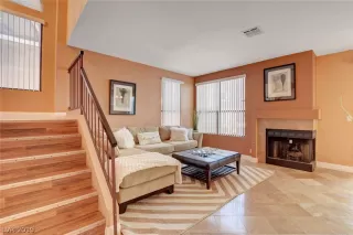 Photo #2: 2138834 Listing 