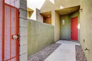 Photo #1: 2138846 Listing