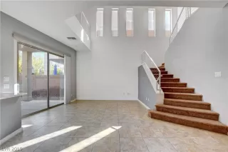 Photo #4: 2138846 Listing